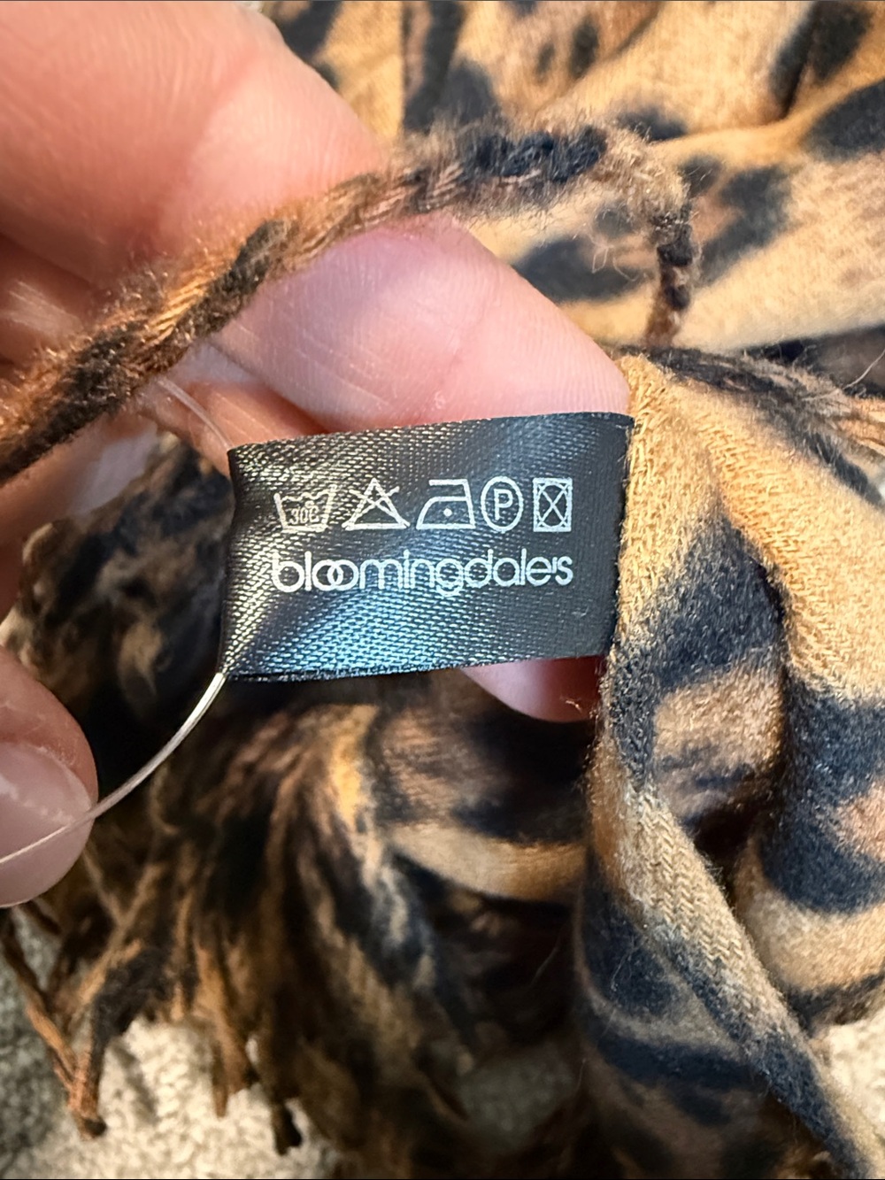 Bloomingdales Leopard Scarf - Picture 4 of 4